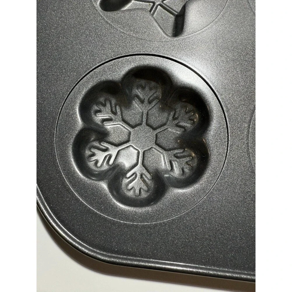 Wilton Christmas Cookie Pan Snowman Star Snowflake Jello Candy Mold Tray Set 2
